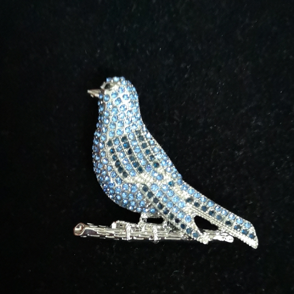 Lovely Elegant Blue & Black Crystal Bird Brooch Silver-tone Estate Jewelry